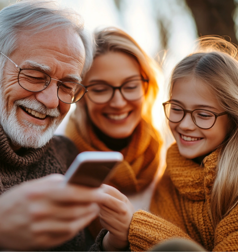 Três gerações de uma família utilizando o App Goldies para a gestão de saúde de idosos